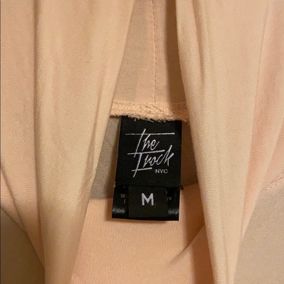 The frockfuid drees in pink color size M - Picture 2 of 3